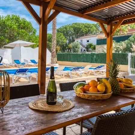 Sleeps 18 With Pool And Wifi Villa Lloret de Mar